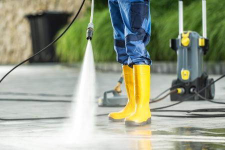 Softwashing vs Pressure Washing: Which Method Is Best for Your Home? Thumbnail