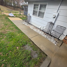 Carport-and-sidewalk-cleaning-in-Lafayette 1